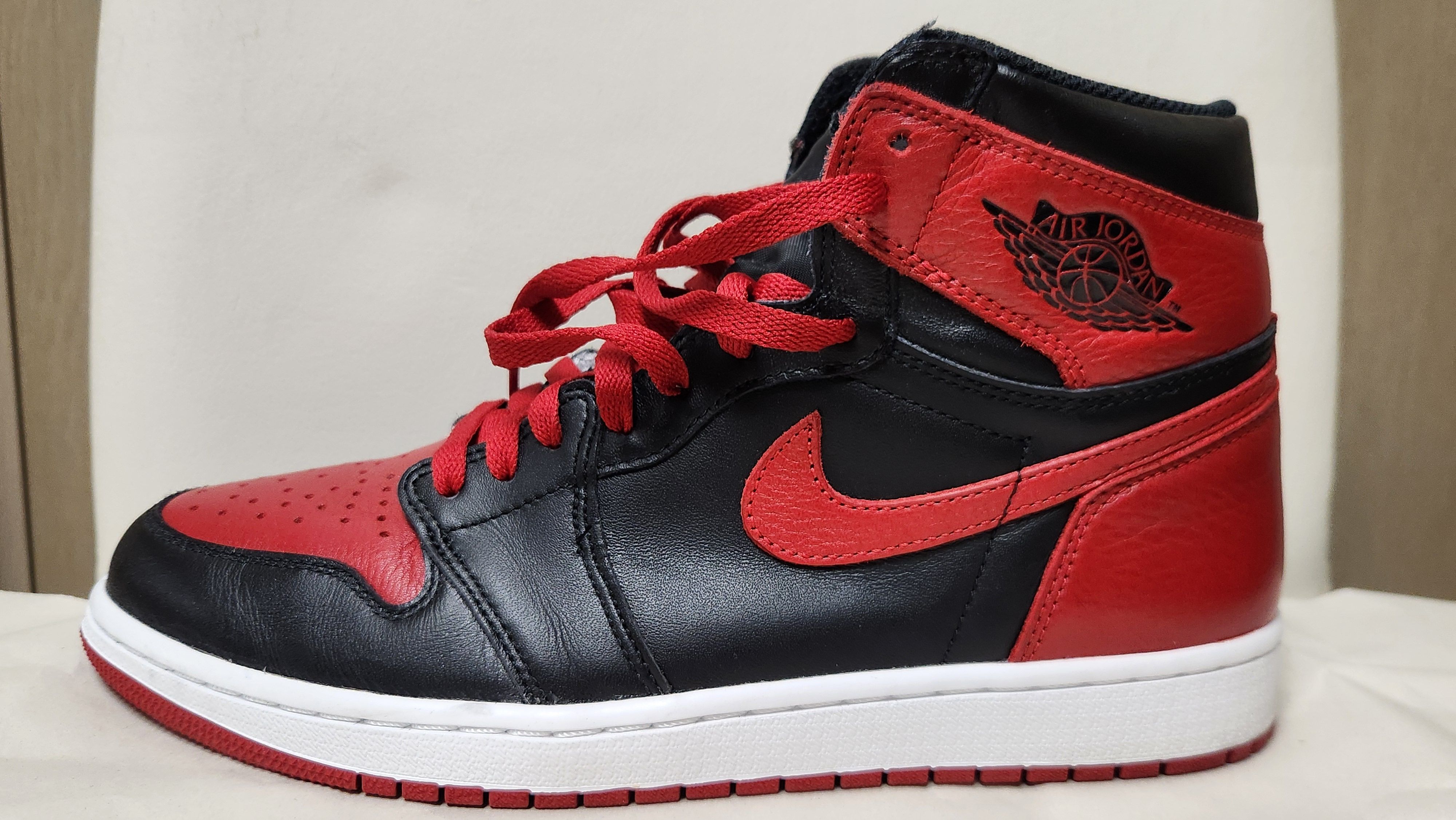 Nike Air Jordan 1 Retro High OG "Bred/Banned" (2016)