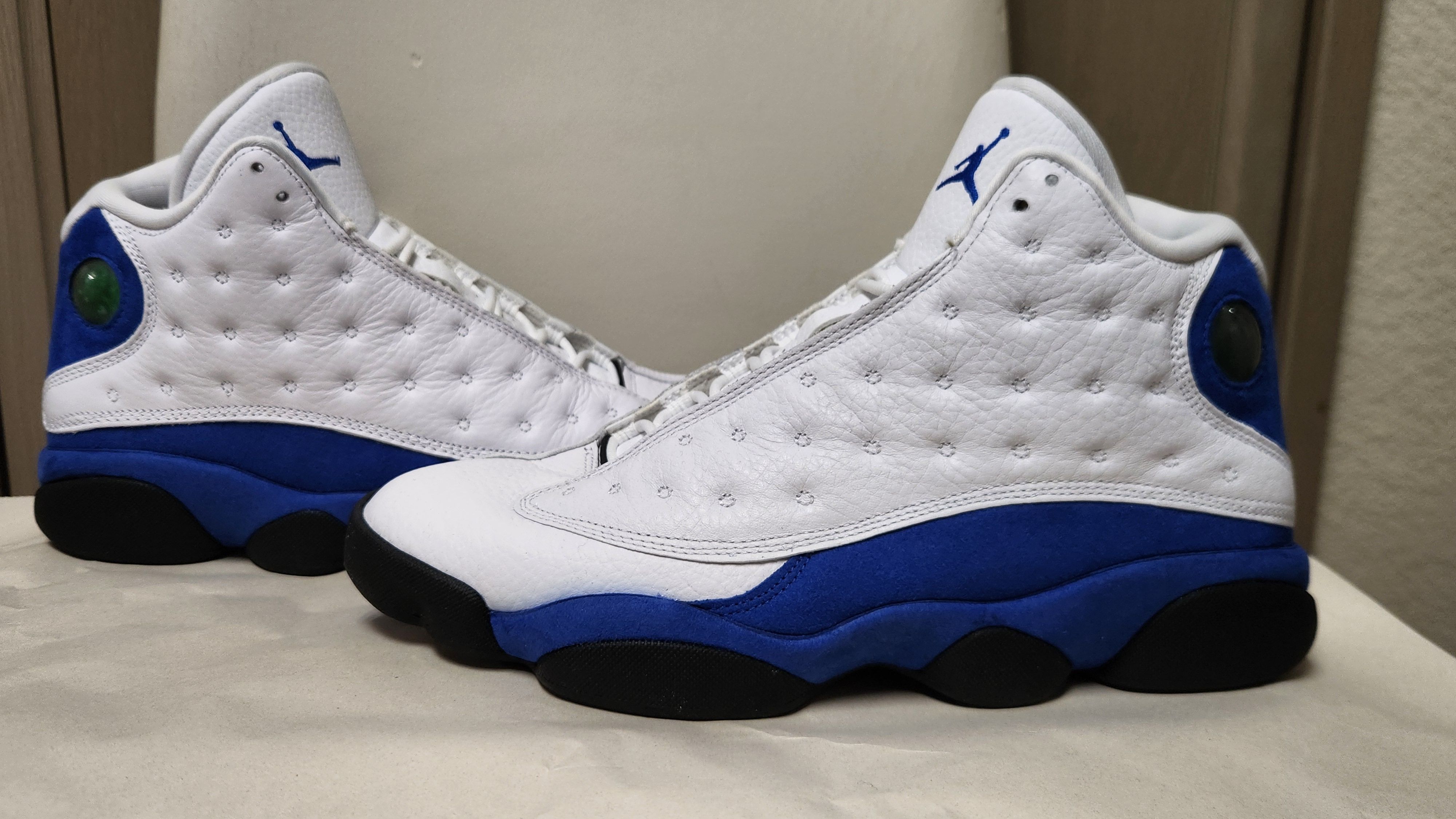 NIKE AIR JORDAN 13 RETRO WHITE HYPER ROYAL BLACK