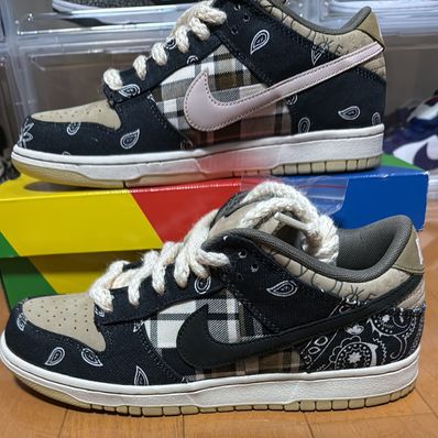 Travis Scott × Nike SB Dunk Low "Black/Parachute Beige"