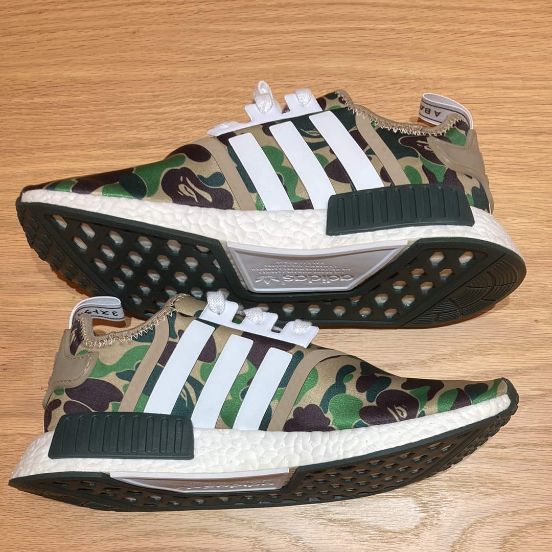 ア ベイジング エイプ × アディダス エヌ エム ディー R1 "オリーブ カモ"