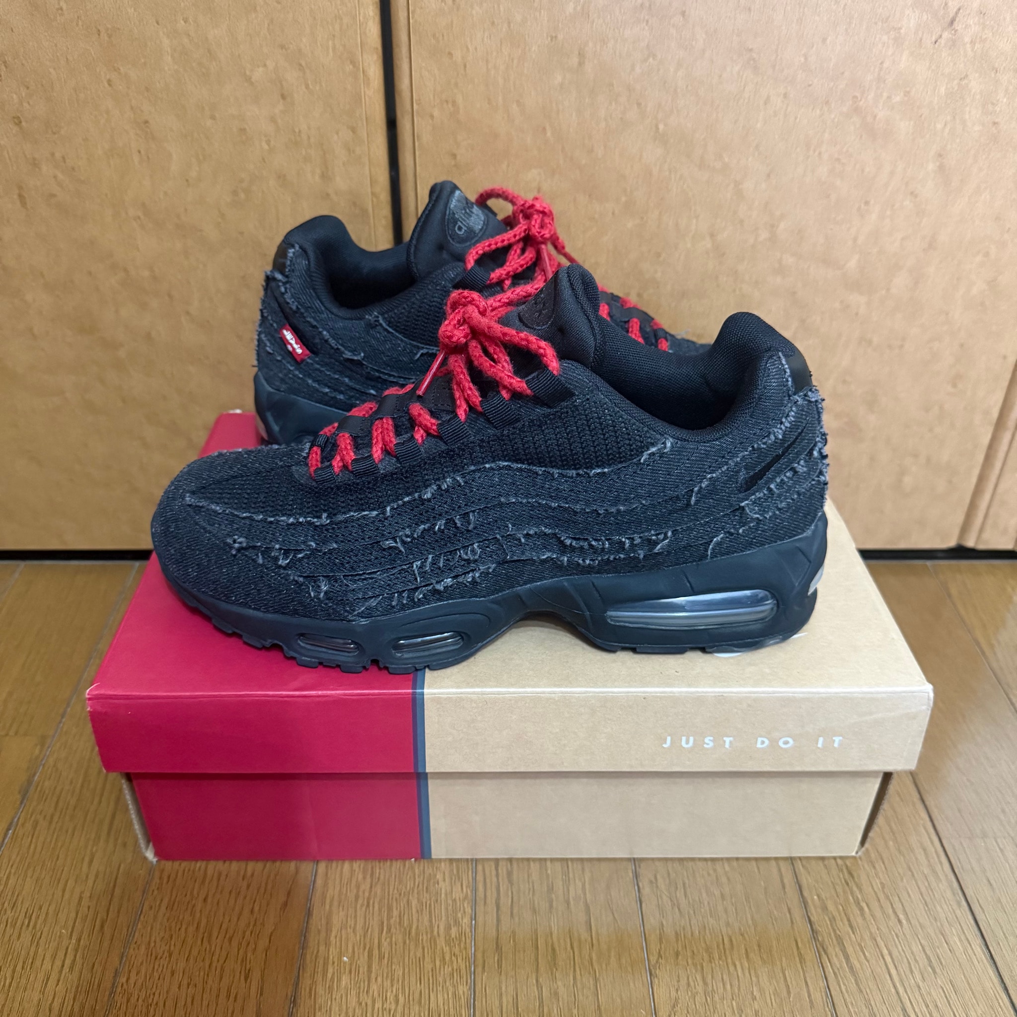 Levi's × Nike Air Max 95 OG "Denim Black"