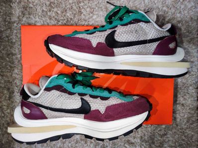 sacai × Nike Vapor Waffle "String/Red/Green"