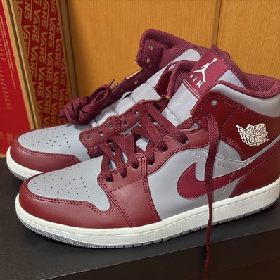 Nike Air Jordan 1 Mid "Team Red"