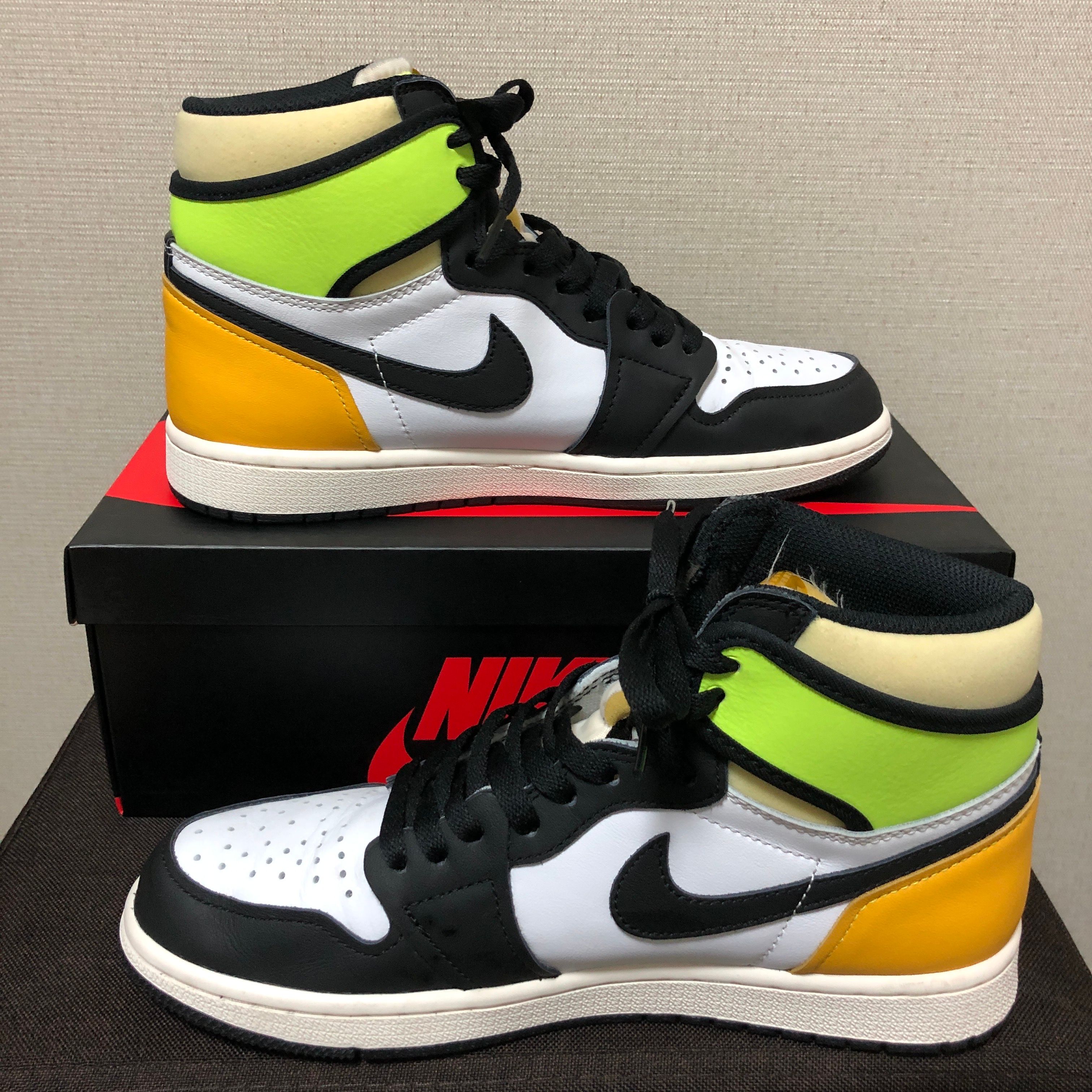 Nike Air Jordan 1 High OG "Volt Gold"