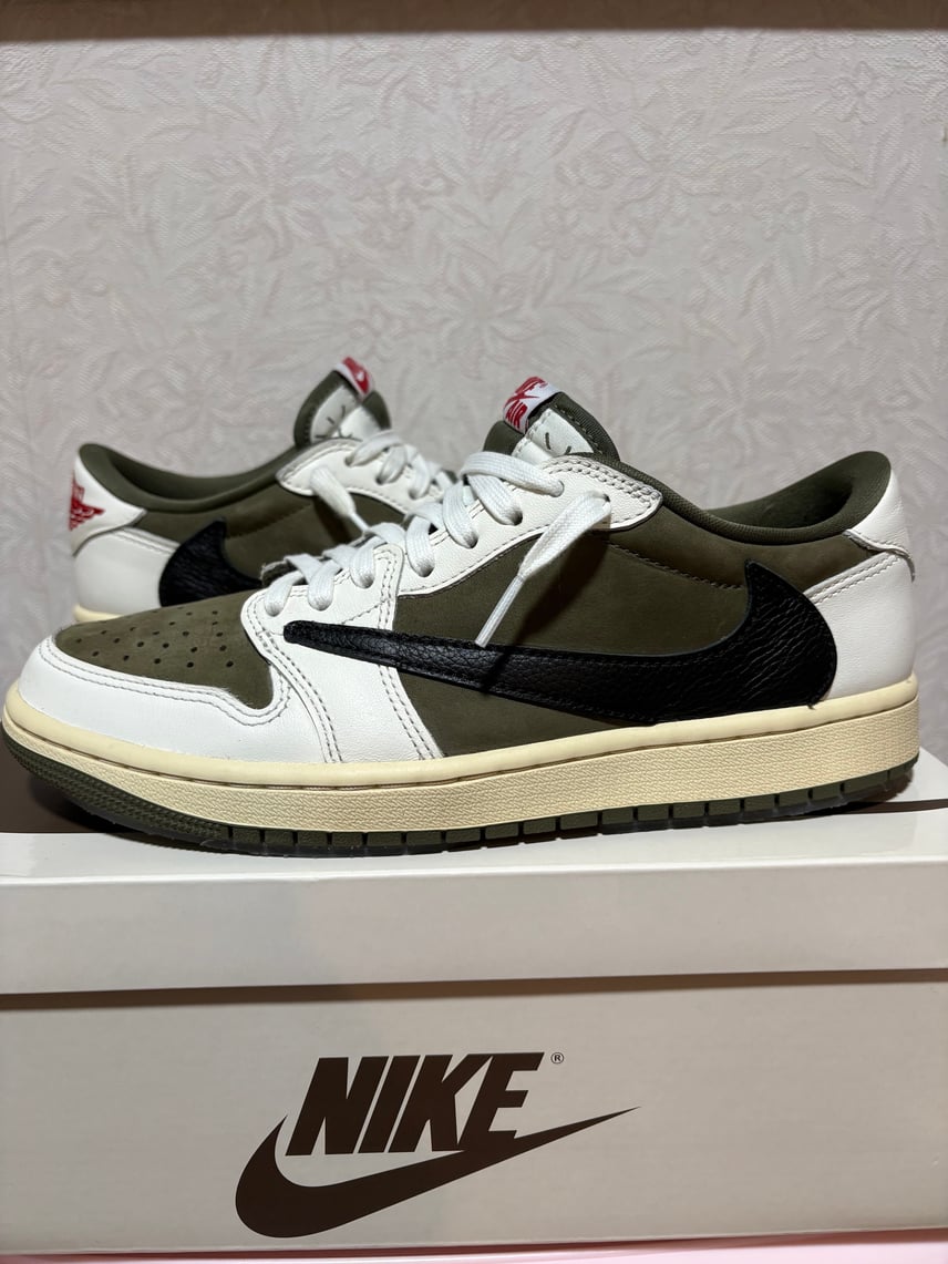 トラヴィススコット × ナイキ エアジョーダン1 ロー OG SP トラヴィススコット × ナイキ エアジョーダン1 ロー OG SP
