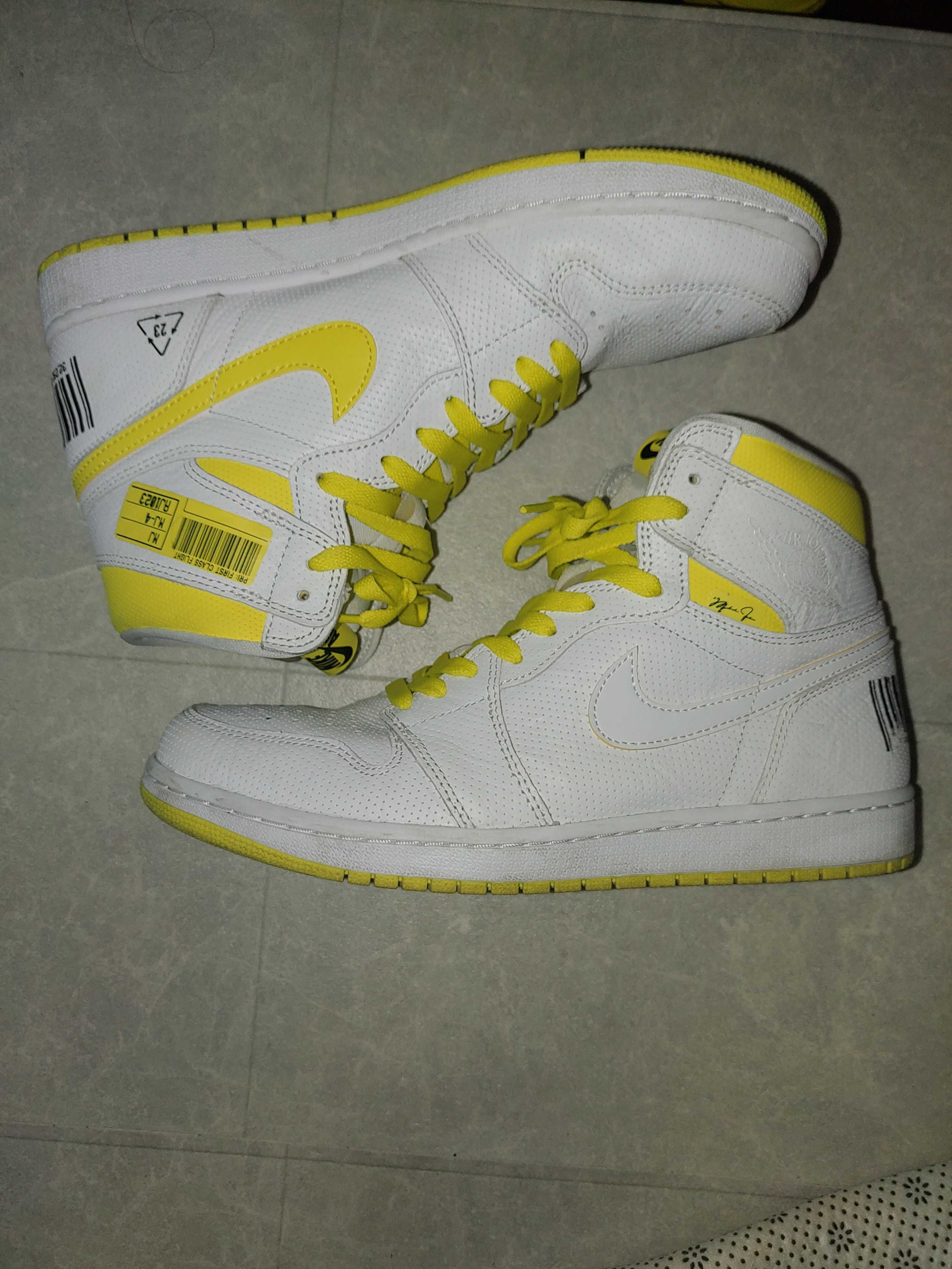 Nike Air Jordan 1 High OG "First Class Flight"