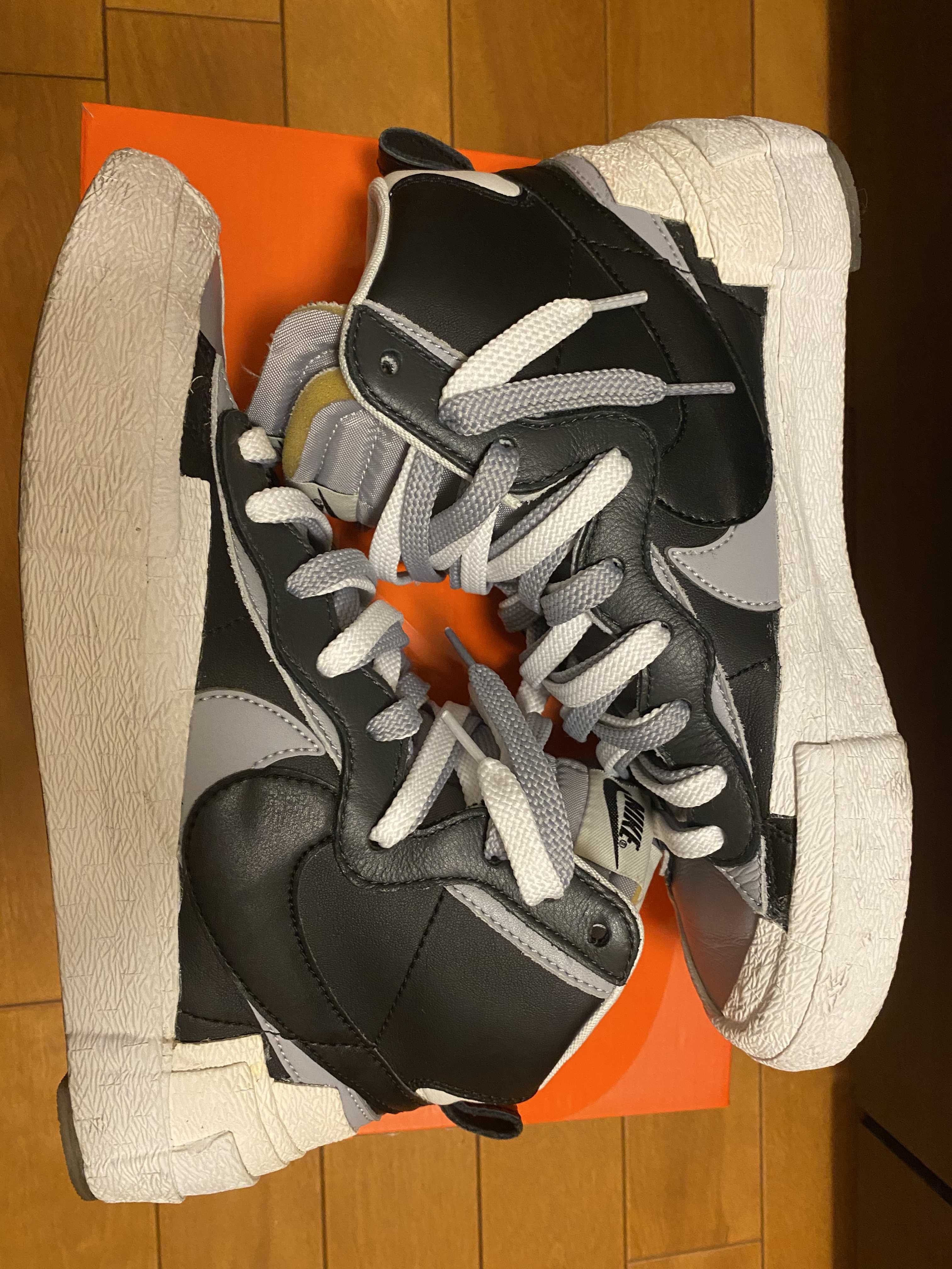 sacai × NIKE BLAZER MID "BLACK/WOLF GREY/WHITE"