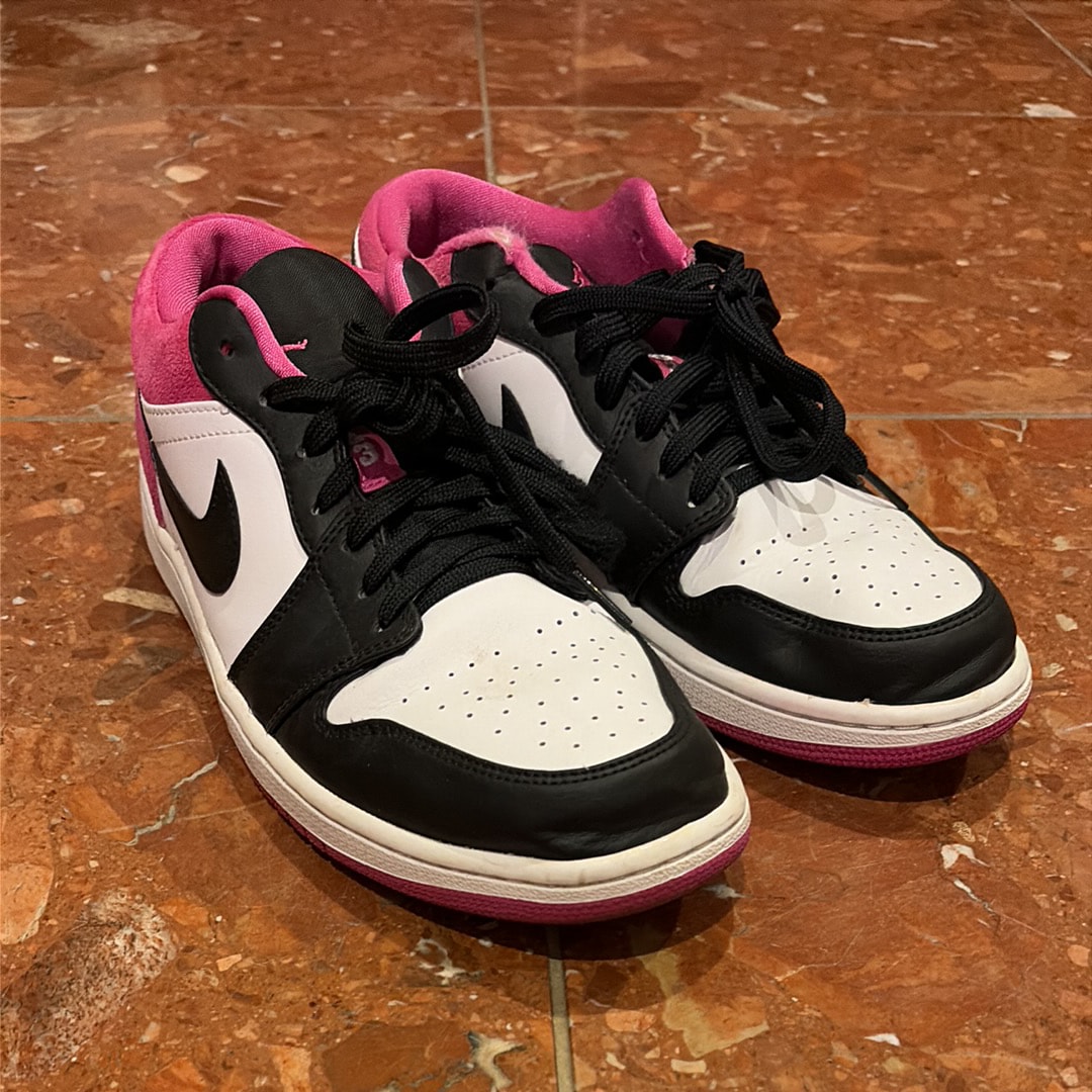 Nike Air Jordan 1 Low "Black/White-Magenta"