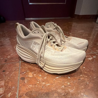Hoka Bondi 8 "Shifting Sand"