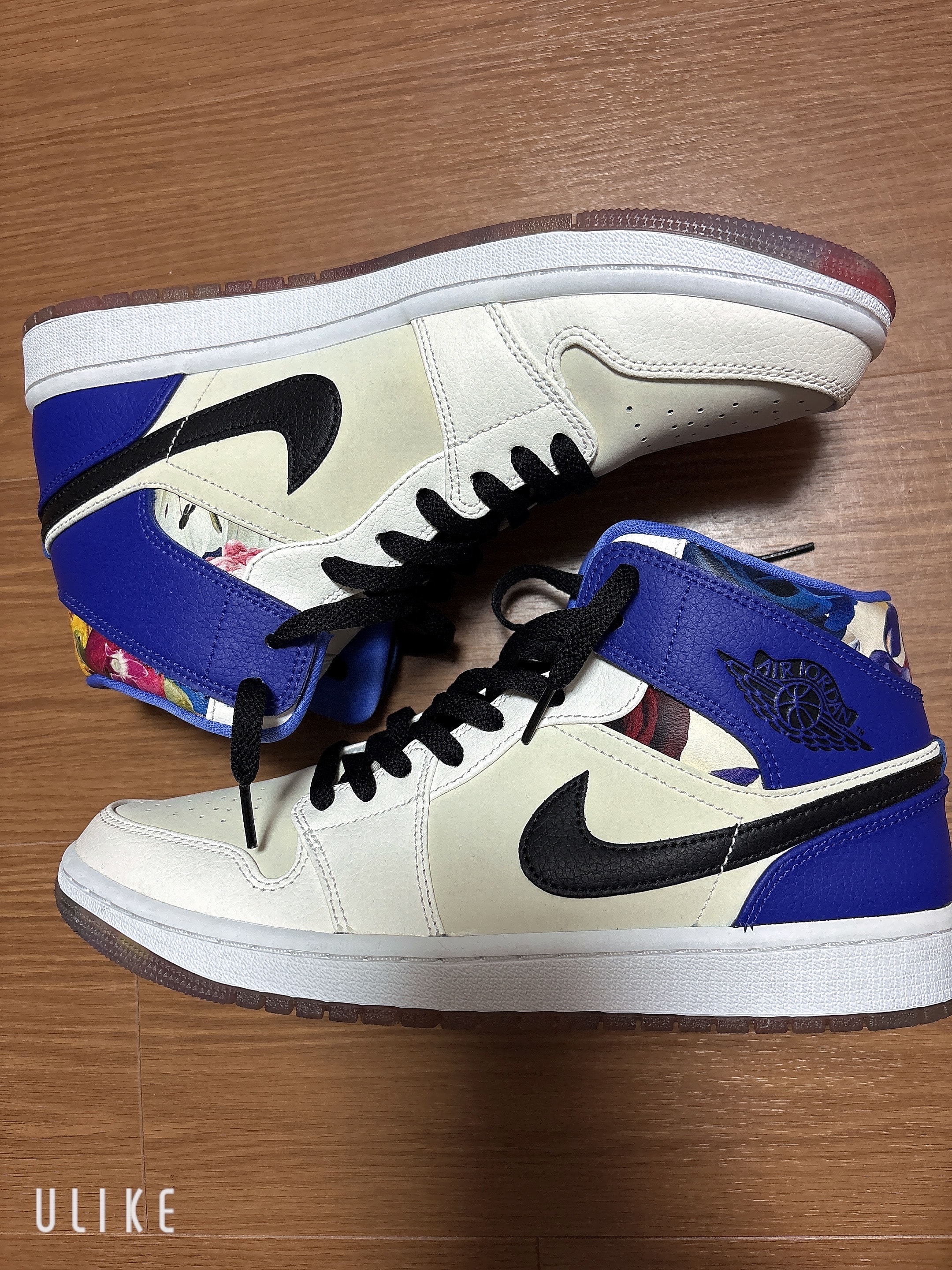 Nike Air Jordan 1 Mid SE "Valentine’s Day Flowers"