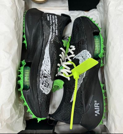 Off-White × Nike Air Zoom Tempo Next% Flyknit "Black"