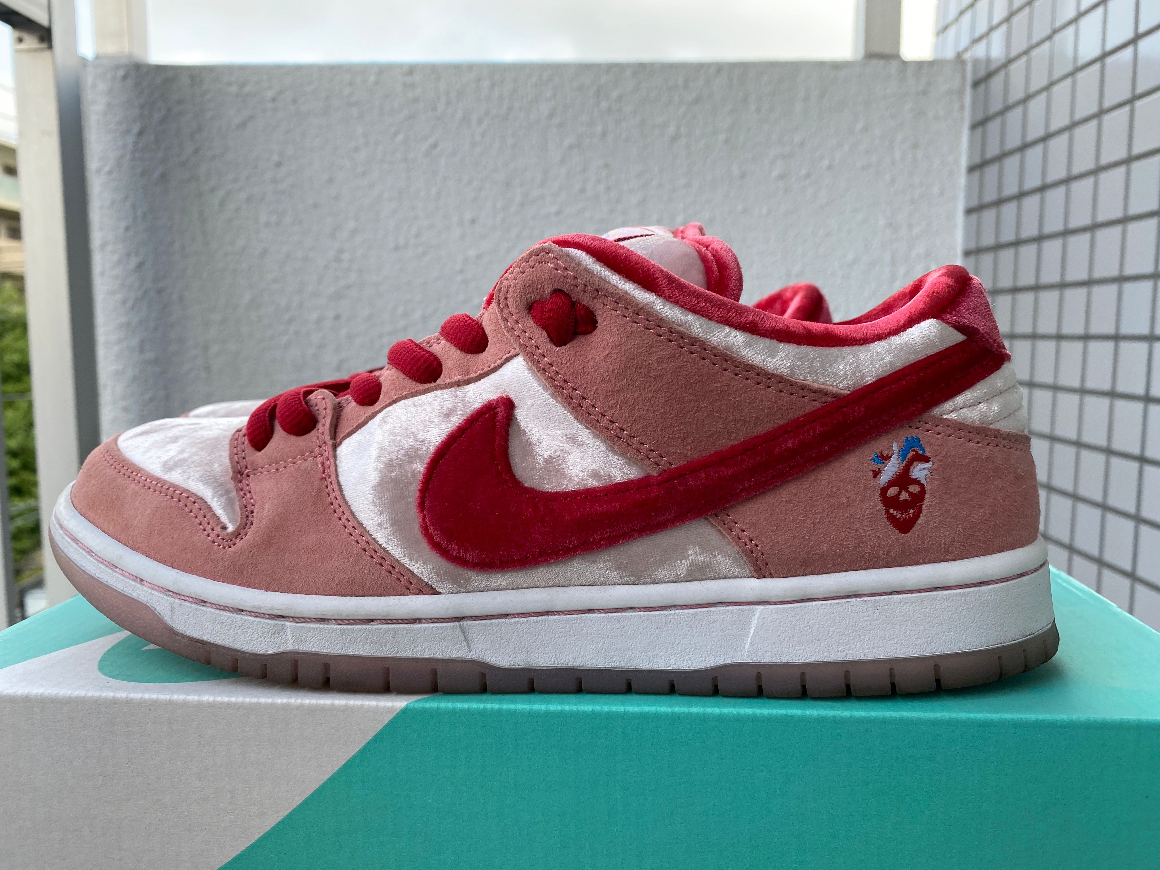 Strangelove × Nike SB Dunk Low "Valentine’s Day"