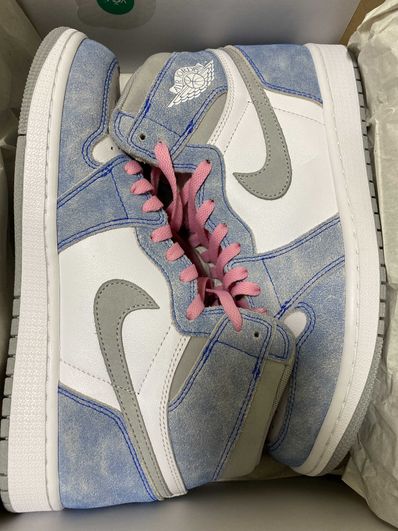 Nike Air Jordan 1 High OG "Hyper Royal"