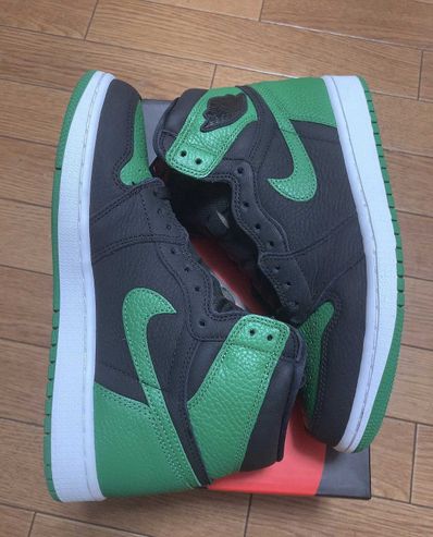 Nike Air Jordan 1 Retro High OG "Black/Pine Green" (2020)