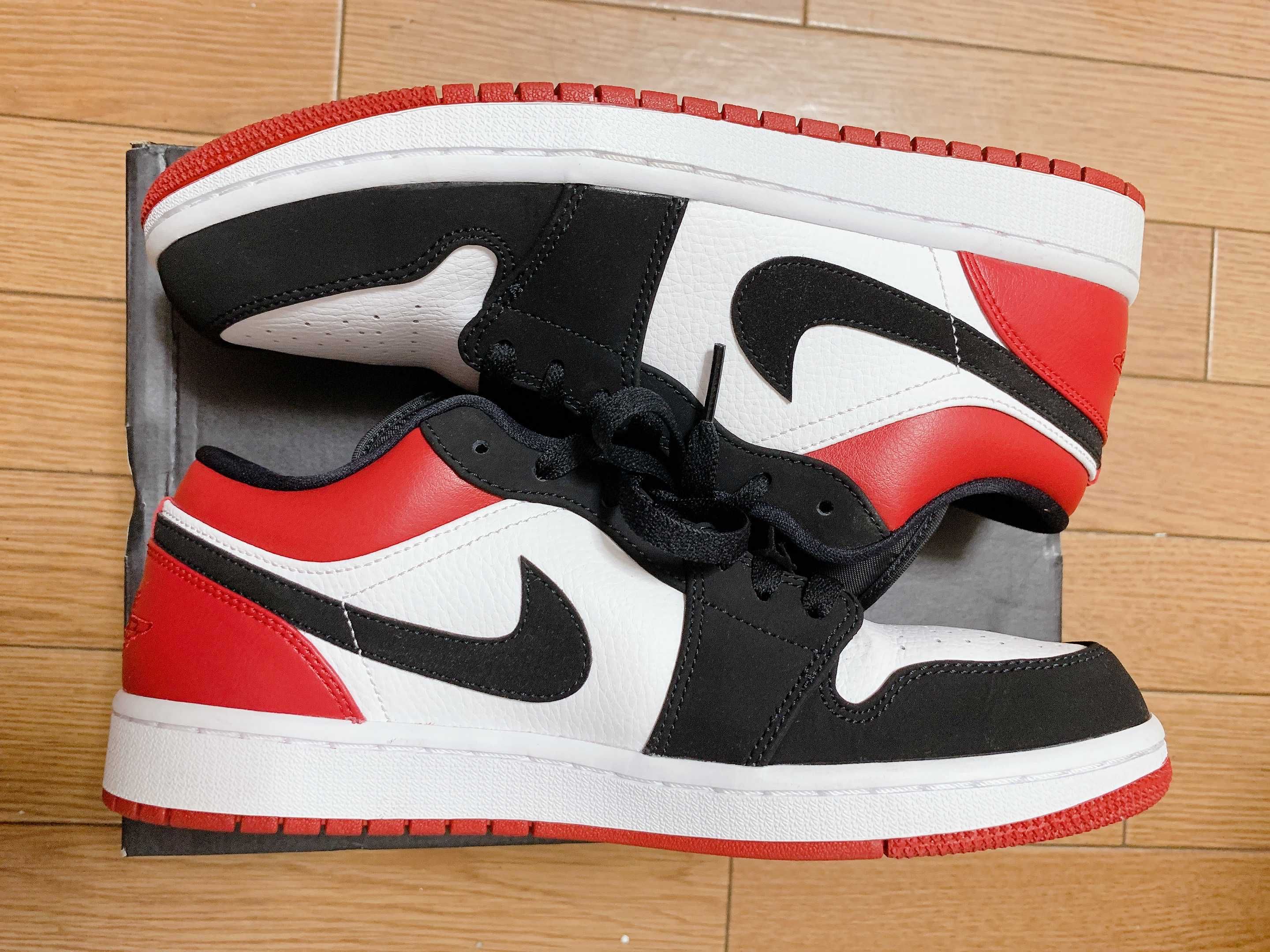 Nike Air Jordan 1 Low "Black Toe"
