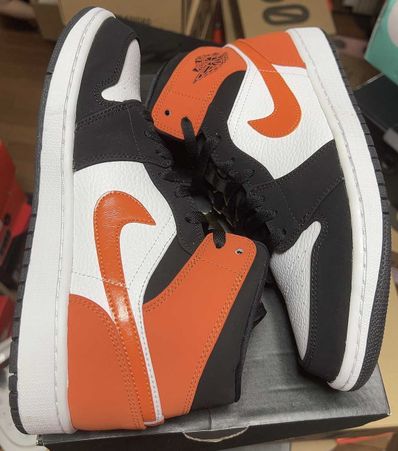 NIKE AIR JORDAN 1 MID "SHATTERED BACKBOARD"