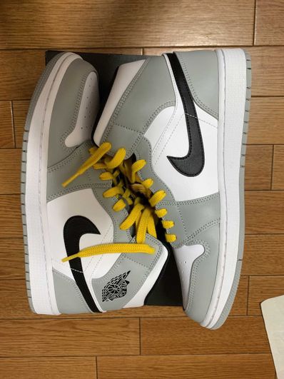 Nike Air Jordan 1 Mid "Light Smoke Grey/White/Black"