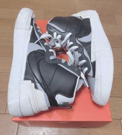 sacai × NIKE BLAZER MID "BLACK/WOLF GREY/WHITE"