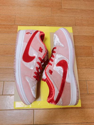 Strangelove × Nike SB Dunk Low "Valentine’s Day"