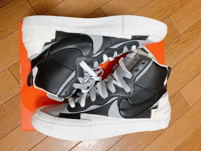 sacai × NIKE BLAZER MID "BLACK/WOLF GREY/WHITE"