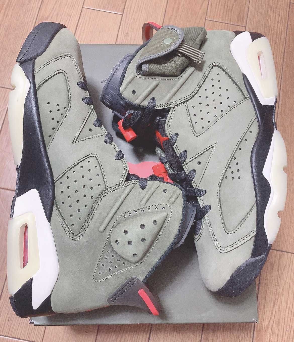 Travis Scott × Nike Air Jordan 6 Retro "Medium Olive"