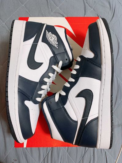 Nike Air Jordan 1 Mid "White Metallic Gold Obsidian"