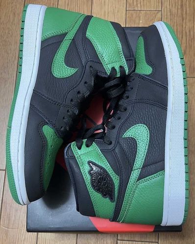 Nike Air Jordan 1 Retro High OG "Black/Pine Green" (2020)