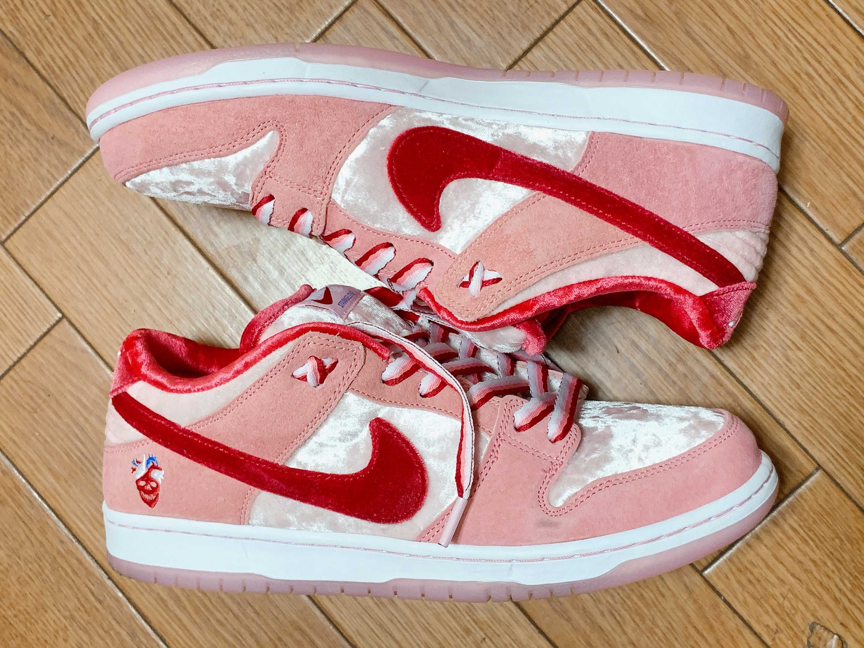 Strangelove × Nike SB Dunk Low "Valentine’s Day"