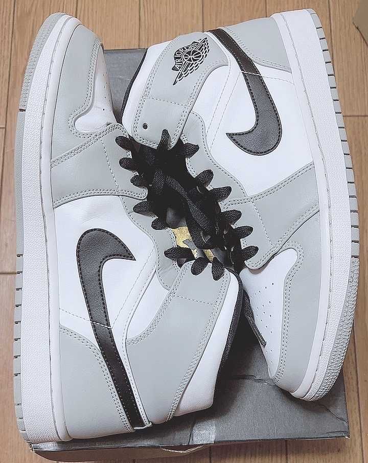 Nike Air Jordan 1 Mid "Light Smoke Grey/White/Black"