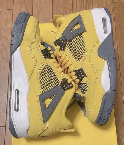 Nike Air Jordan 4 "Tour Yellow"