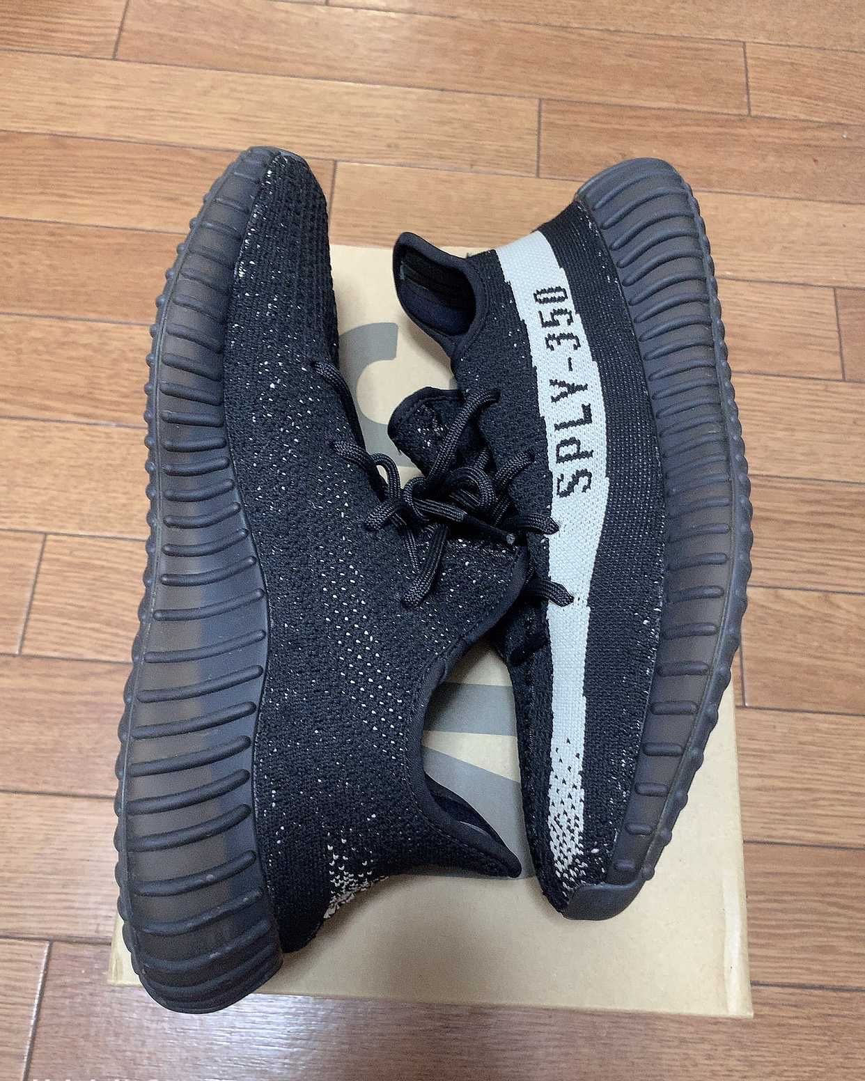 adidas YEEZY Boost 350 V2 "Oreo"