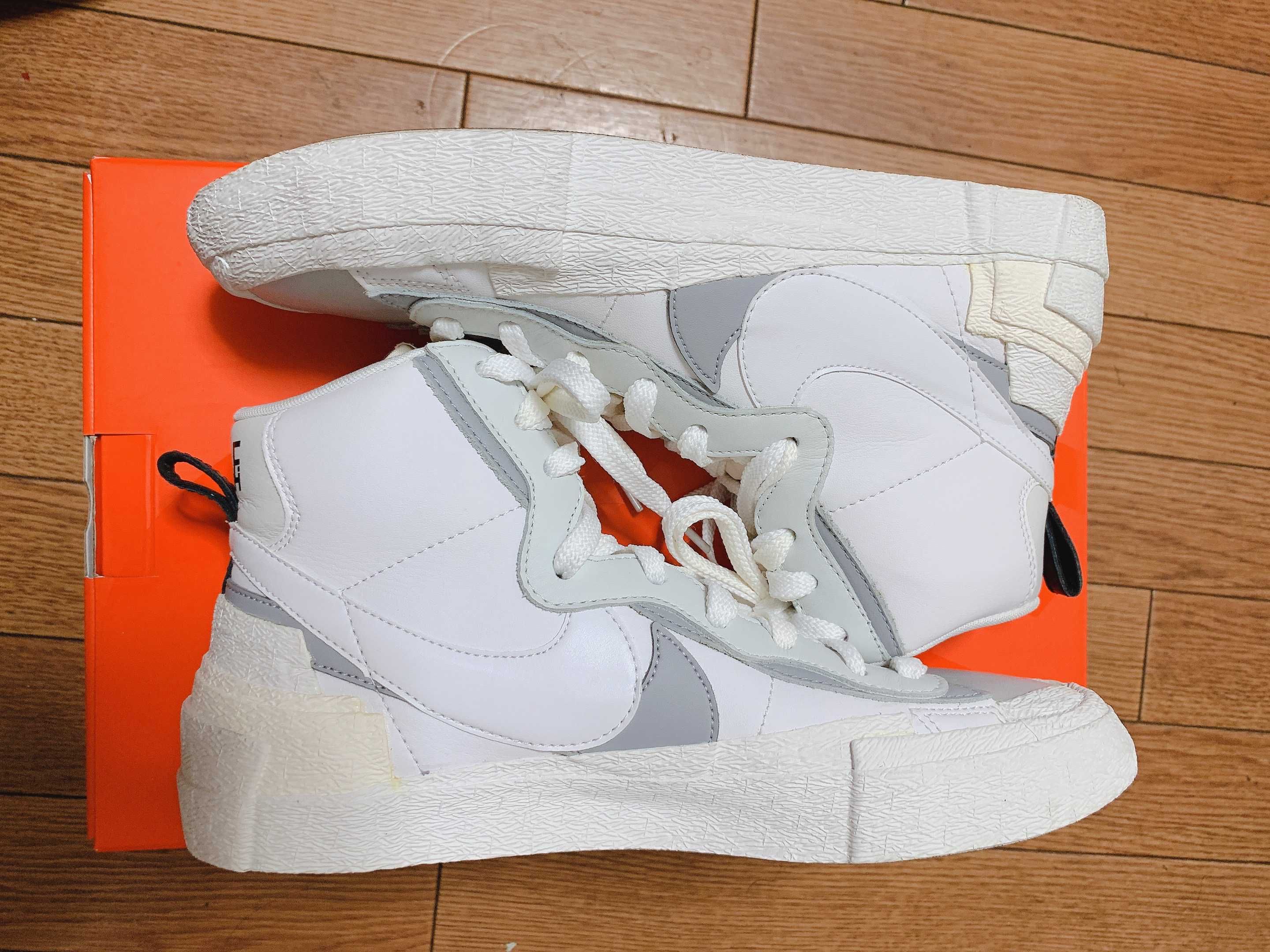 sacai × NIKE BLAZER MID "WHITE/WOLF GREY"