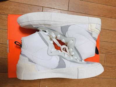 sacai × NIKE BLAZER MID "WHITE/WOLF GREY"