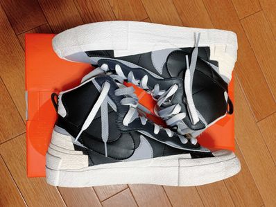 sacai × NIKE BLAZER MID "BLACK/WOLF GREY/WHITE"