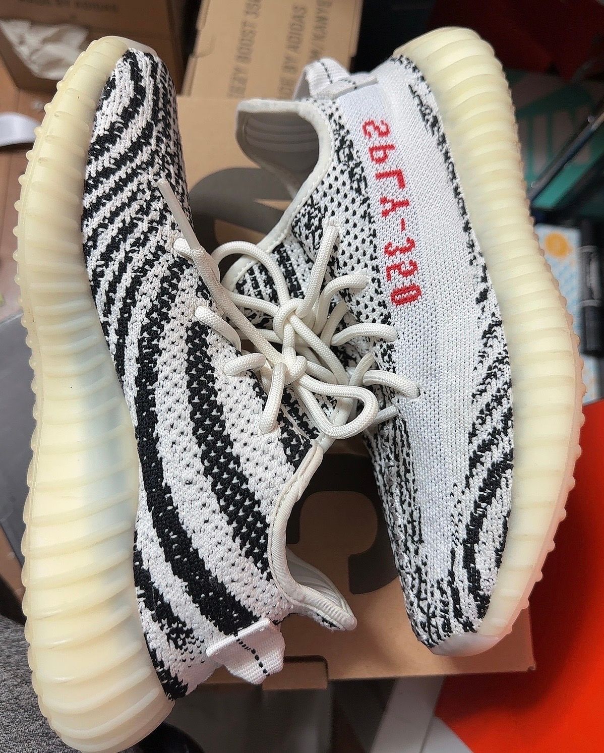 adidas YEEZY Boost 350 V2 "Zebra"
