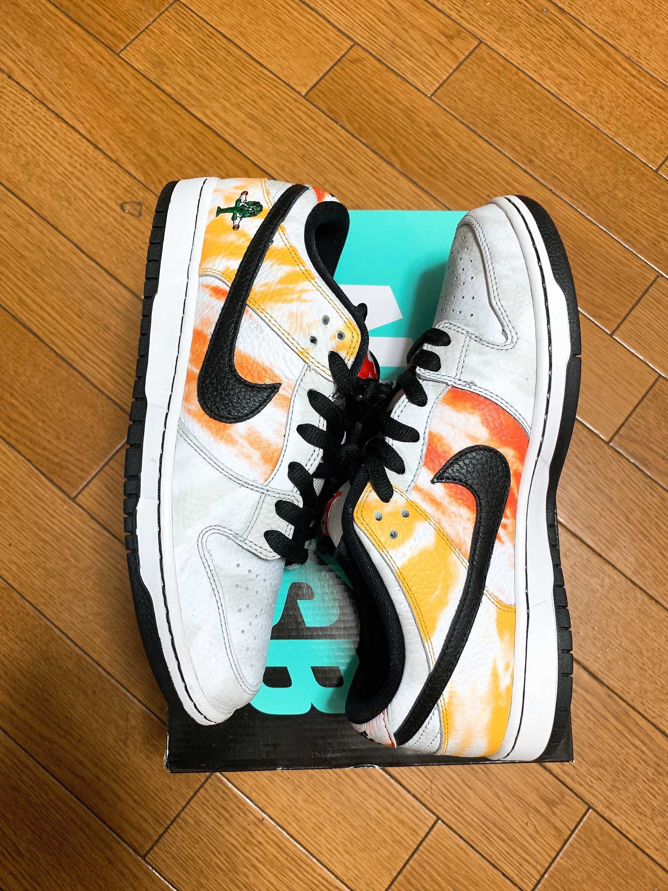 Nike SB Dunk Low "Raygun Tie-Dye/White"