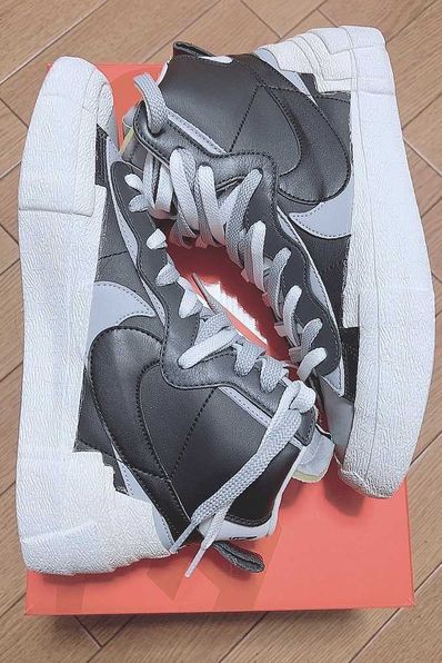 sacai × NIKE BLAZER MID "BLACK/WOLF GREY/WHITE"