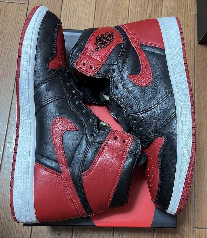 Nike Air Jordan 1 Retro High OG "Bred/Banned" (2016)