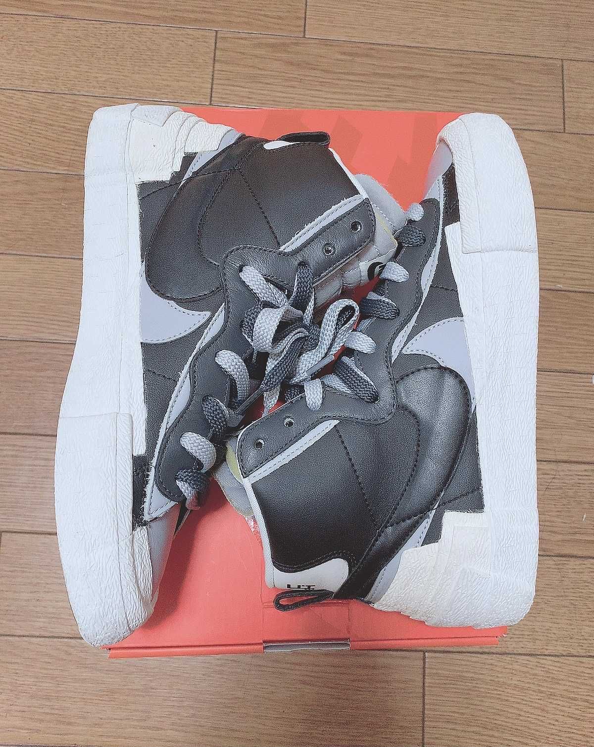 sacai × NIKE BLAZER MID "BLACK/WOLF GREY/WHITE"