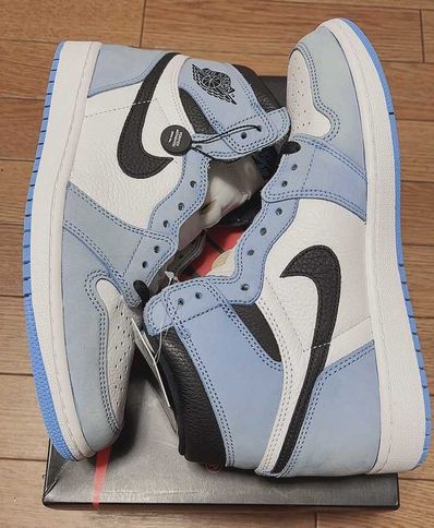 Nike Air Jordan 1 High OG "University Blue"