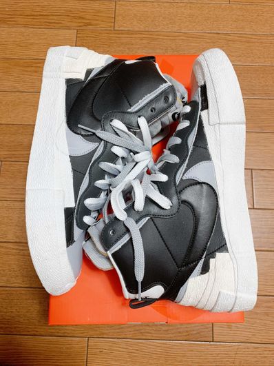 sacai × NIKE BLAZER MID "BLACK/WOLF GREY/WHITE"