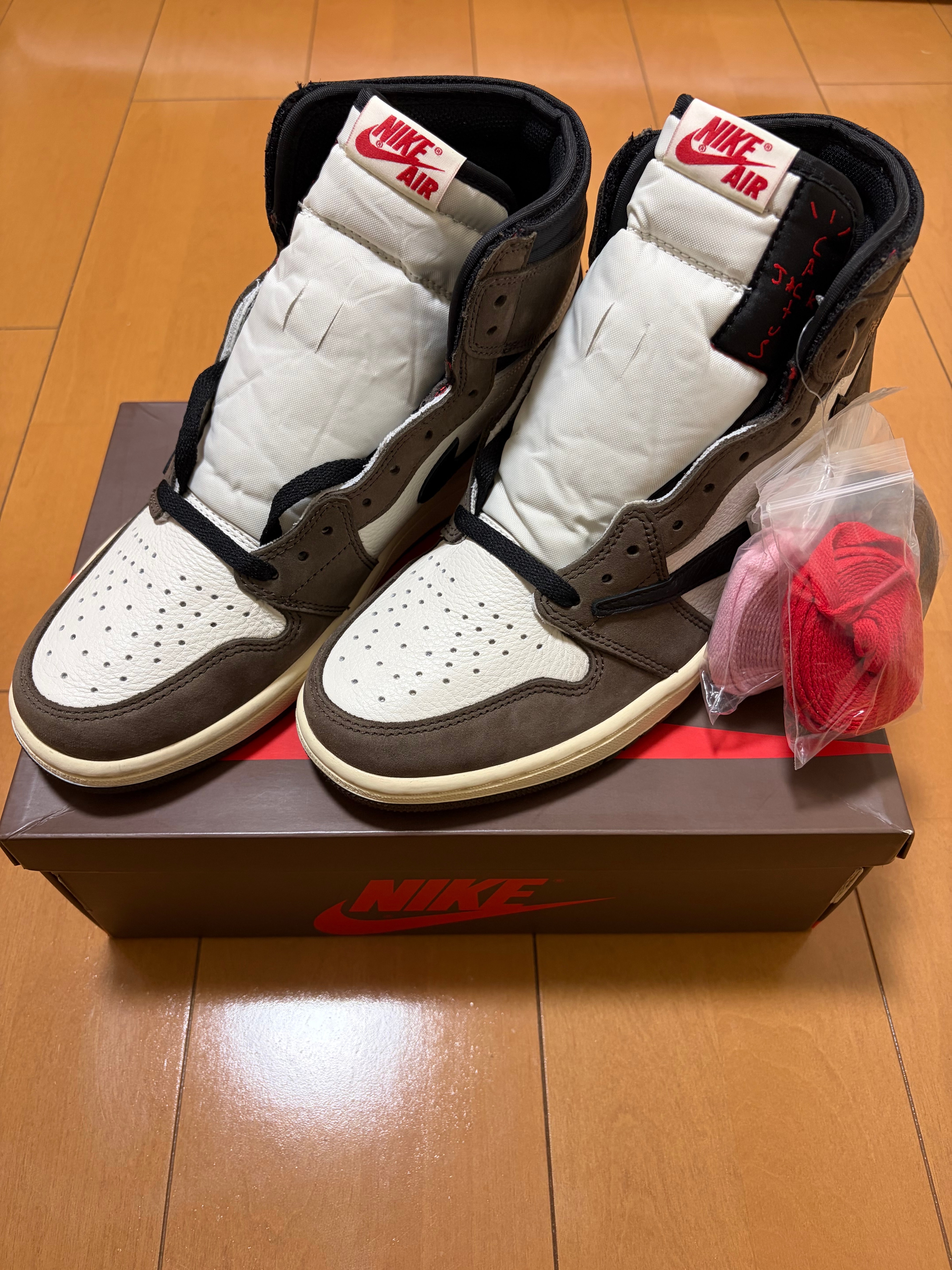 Travis Scott × Nike Air Jordan 1 Retro High OG TS SP "Sail/Dark Mocha"