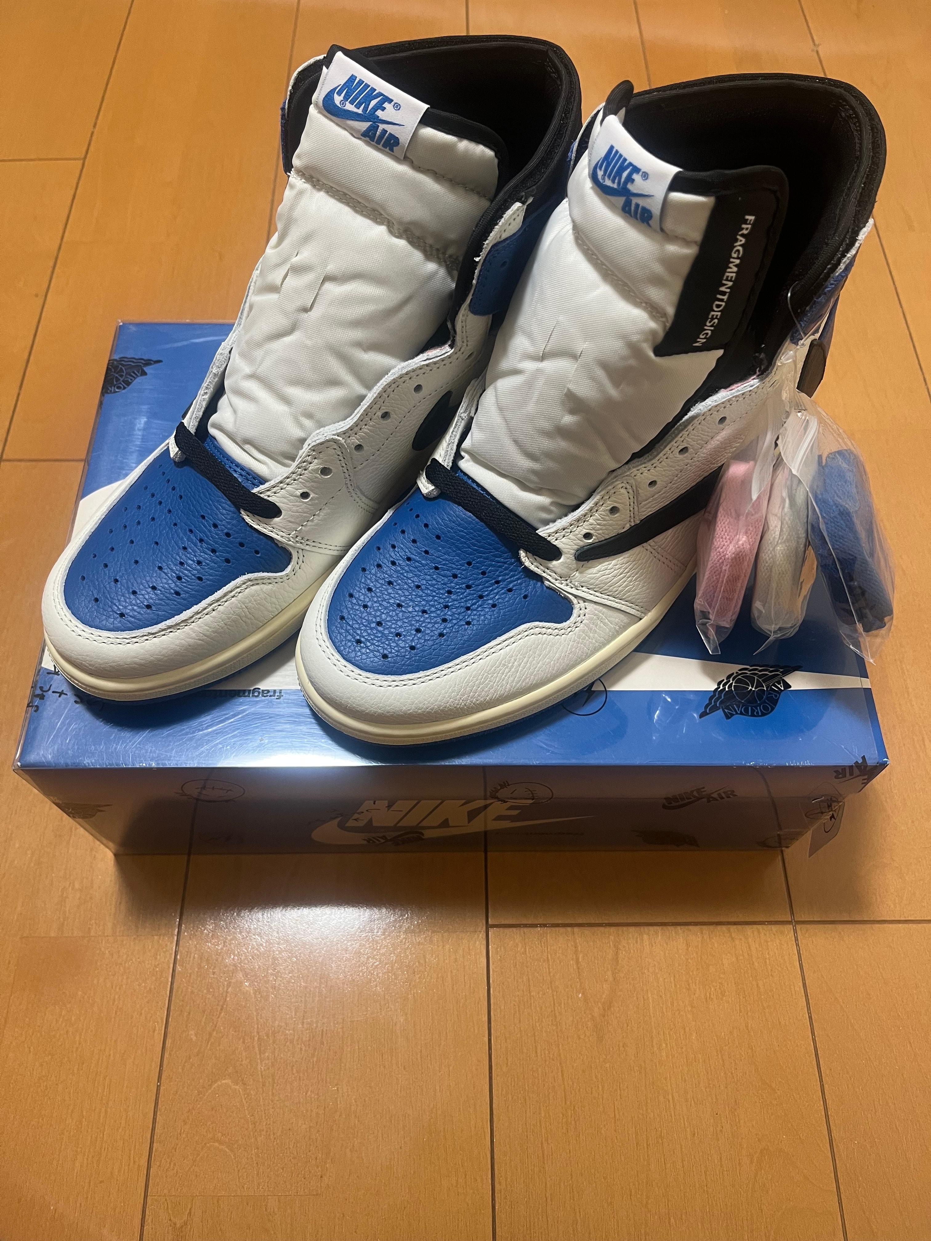 トラヴィススコット × フラグメント × ナイキ エアジョーダン1 レトロ ハイ OG SP "ミリタリー ブルー"