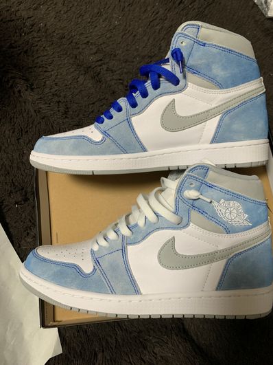 Nike Air Jordan 1 High OG "Hyper Royal"
