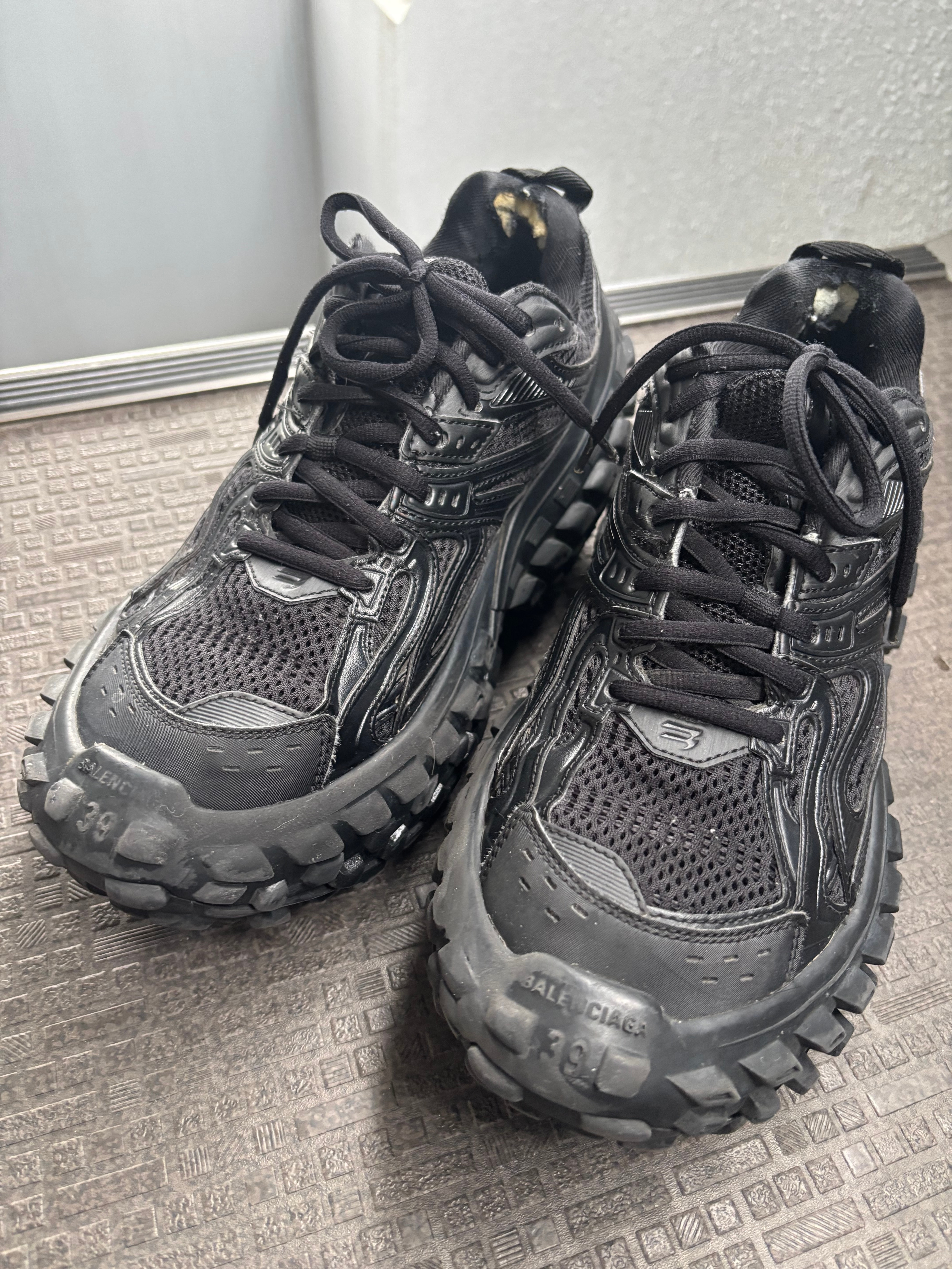 バレンシアガ トラック ハイカット 39 バレンシアガ サイズ:43 TRACK