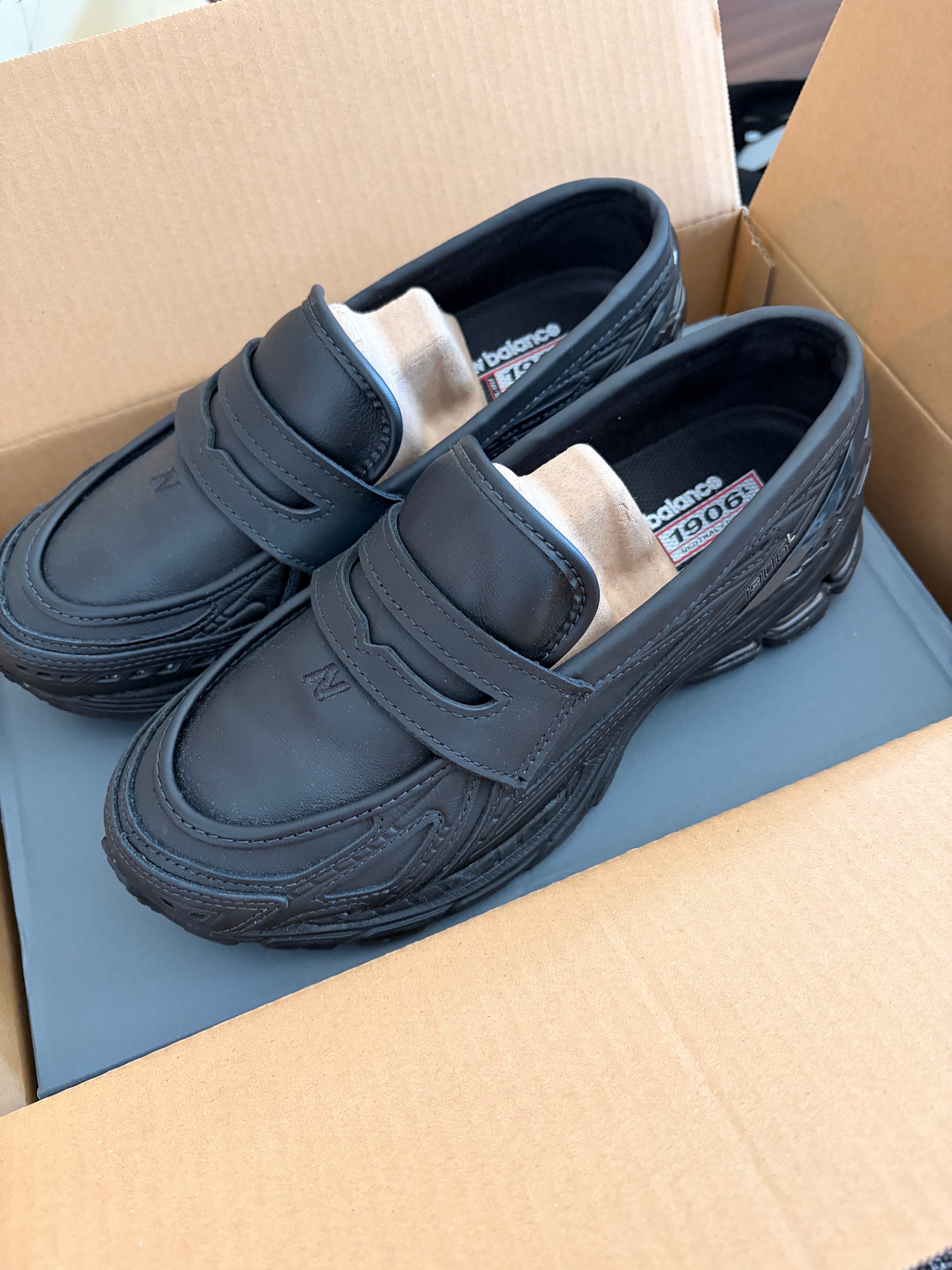 ニューバランス 1906L "トリプルブラック"