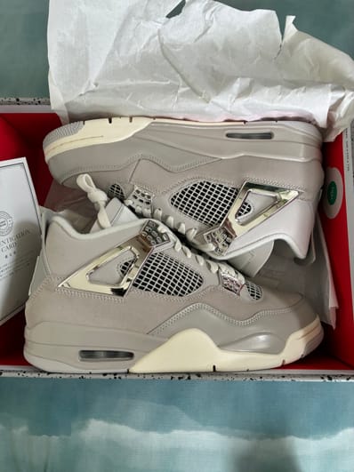 Nike Women's Air Jordan 4 Retro "Frozen Moments"