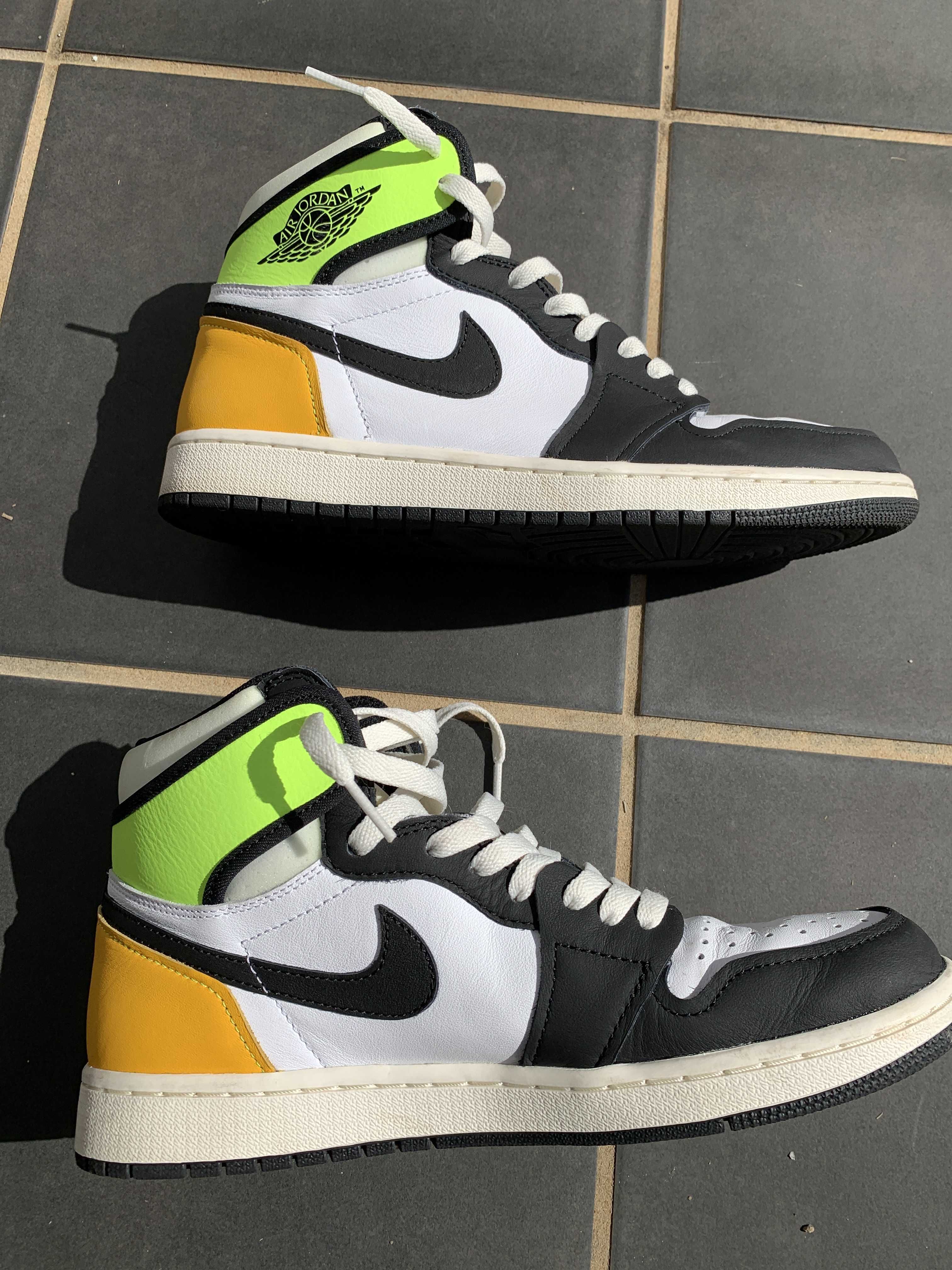 Nike Air Jordan 1 High OG "Volt Gold"