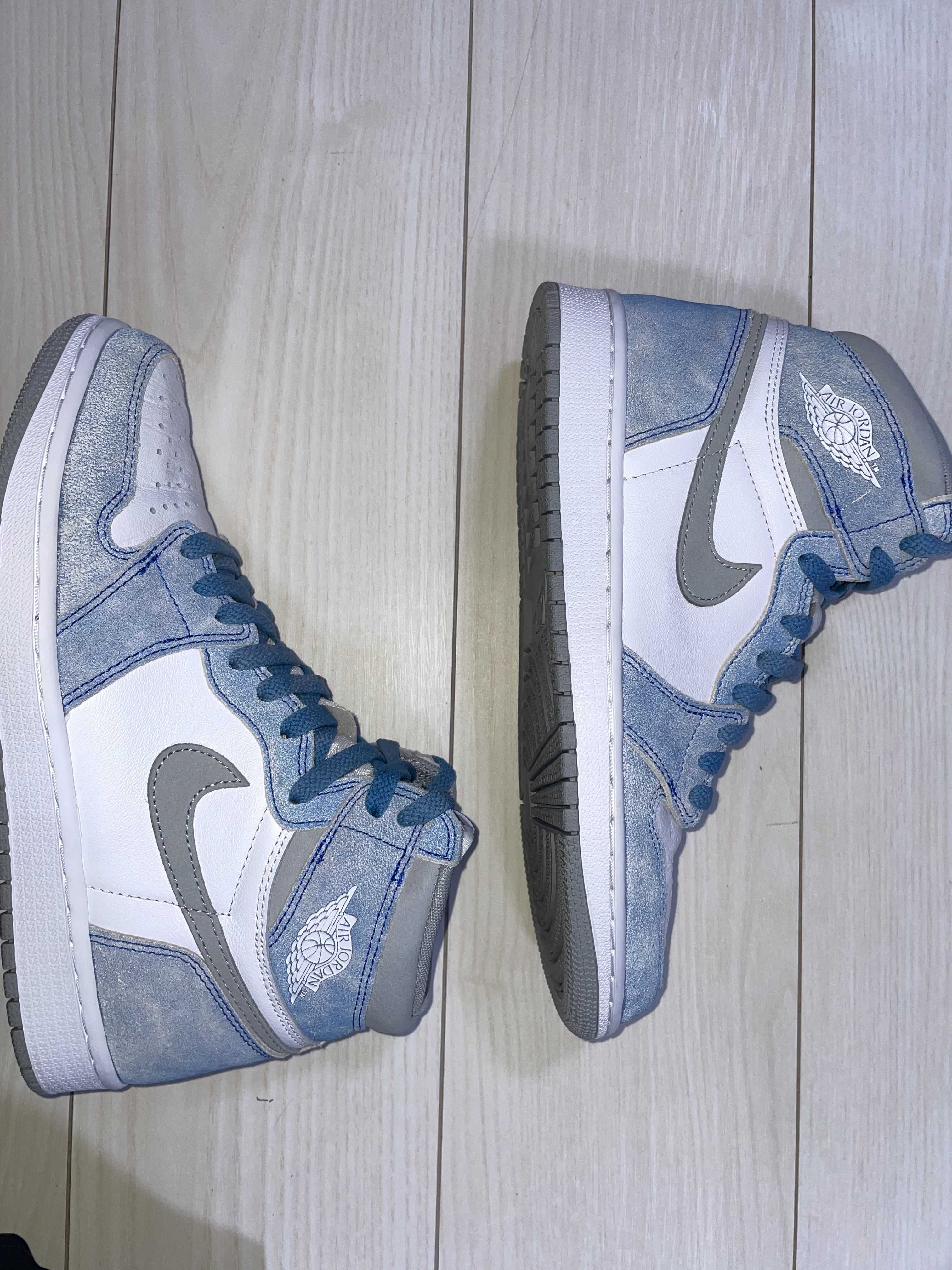 Nike Air Jordan 1 High OG "Hyper Royal"