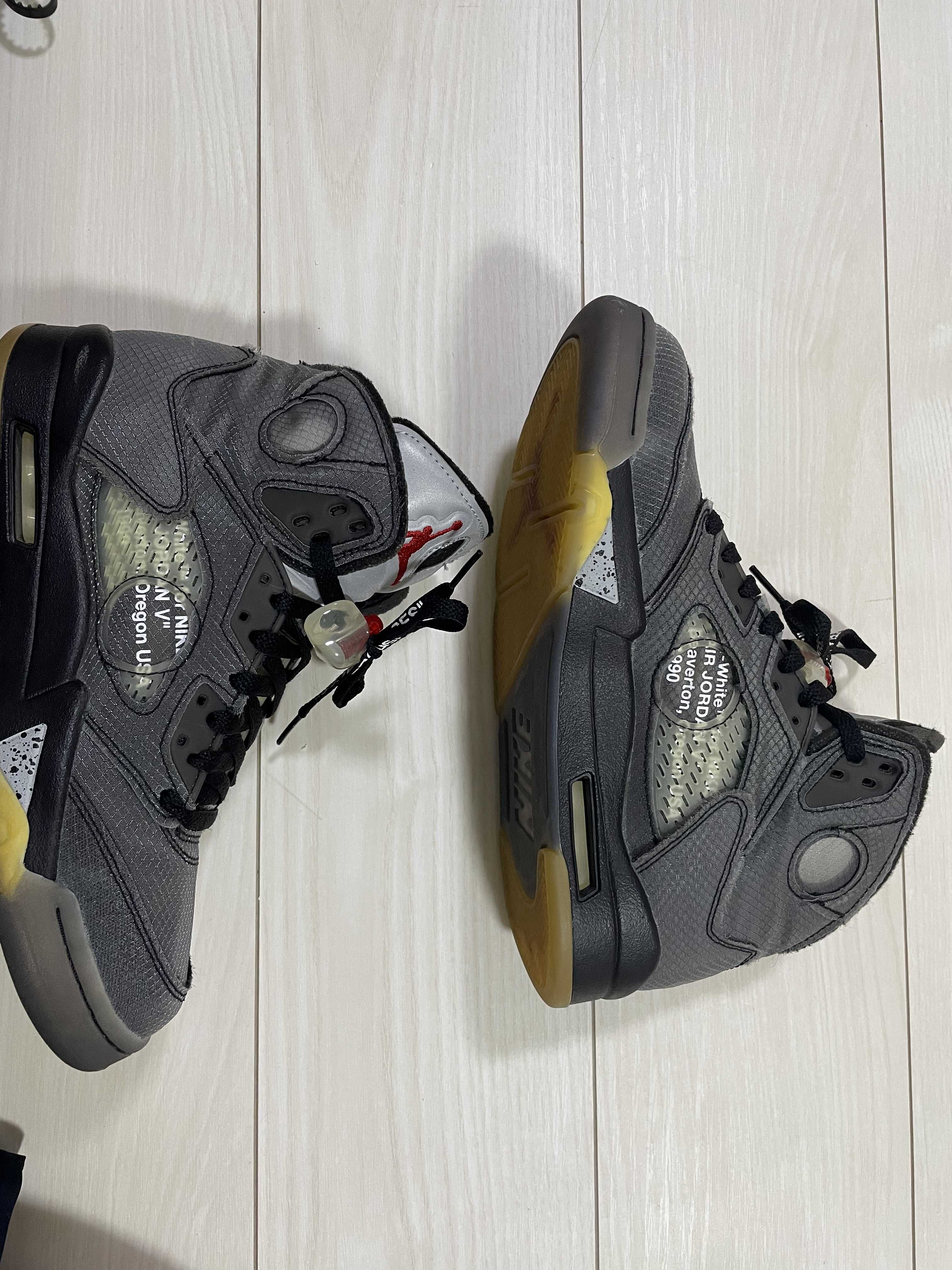 Off-White × Nike Air Jordan 5 "Black/Muslin/Fire Red"